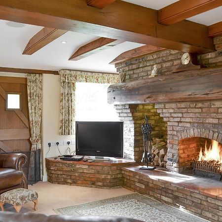 Walled Garden Lodge Ryehill Bagian luar foto