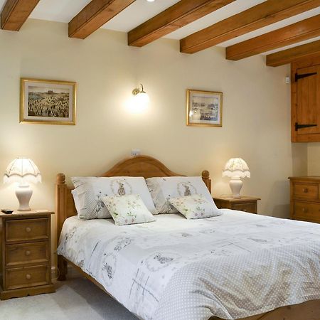 Walled Garden Lodge Ryehill Bagian luar foto